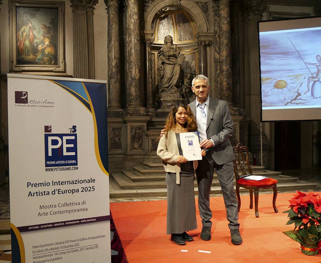 The contemporary artist Arline ChArline Cadayday with Nino Argentati (president of PitturiAmo) on the occasion of the Europe Artist Award 2025 in Venice, organized by the cultural association PitturiAmo.